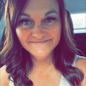 Meet your Posher, Janeira